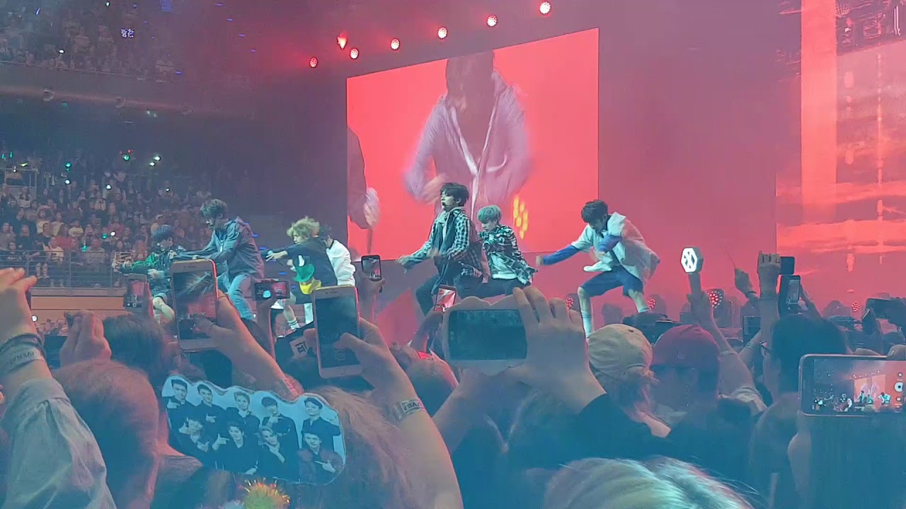 KBS Music Bank Berlin STRAY KIDS 2018*Fan Cam*