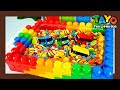 Baue einen Gummibärchen-Spielplatz l Schwerfahrzeuge Lego Play l Tayo der kleine Bus