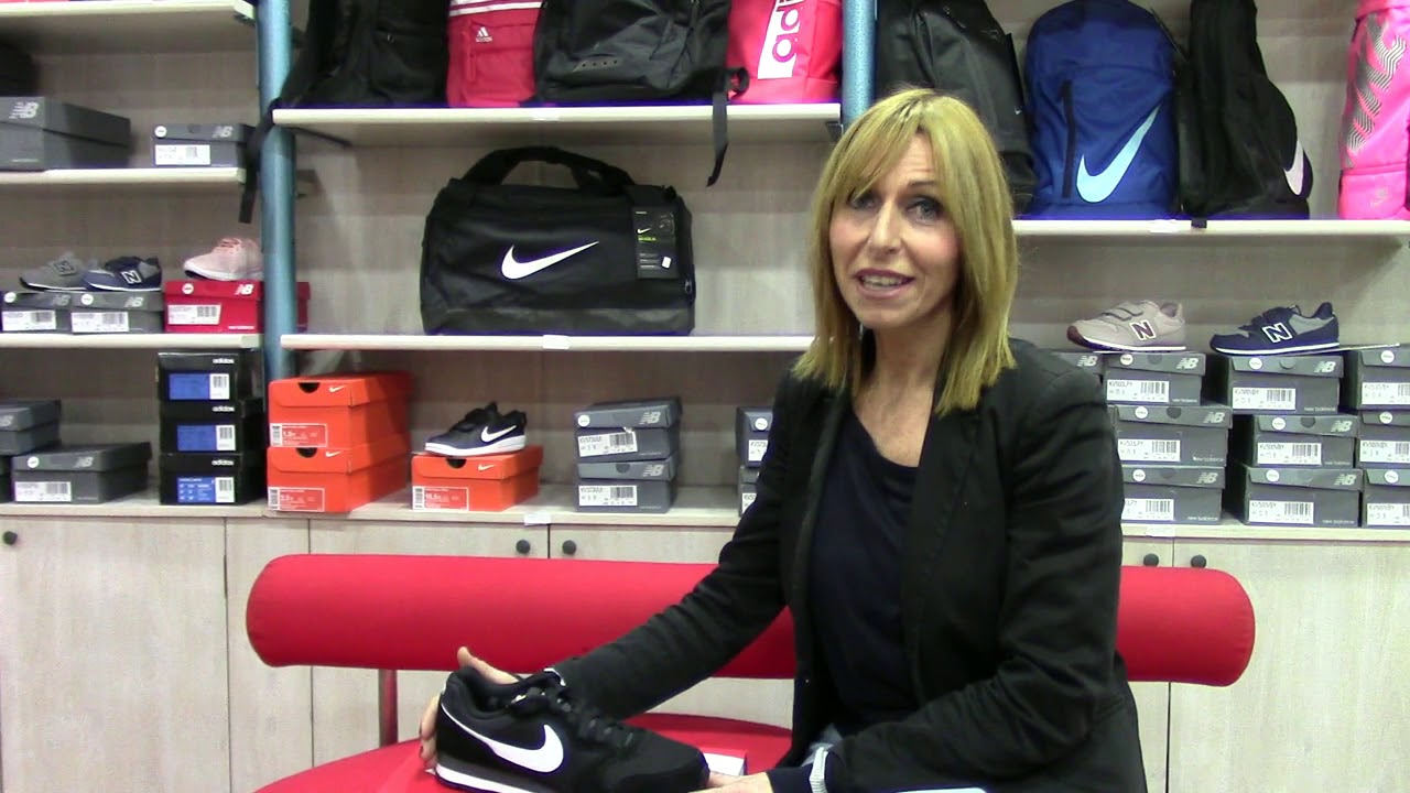 nike md runner negras