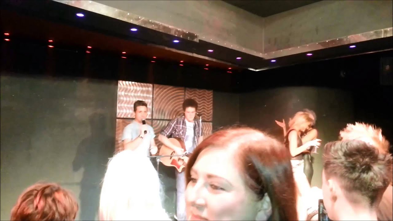 Mark Thompson - Nando's Loyalty Card song (LIVE)