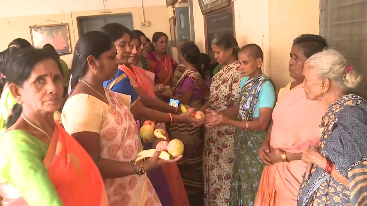 Visakhapatnam YSRCP Women Wing leaders celebrates party MP Vijaysai Reddy birthday - 1st July 2019