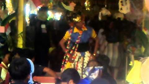 Tarian adat ngarot di lelea indramayu