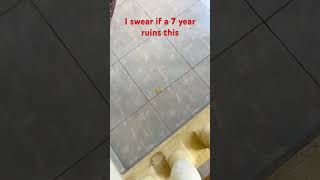 My cracker fell on the floor 😭😭😭