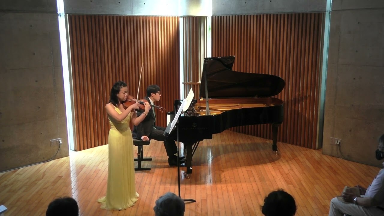 Iannis Xenakis : Dikhthas (1979)