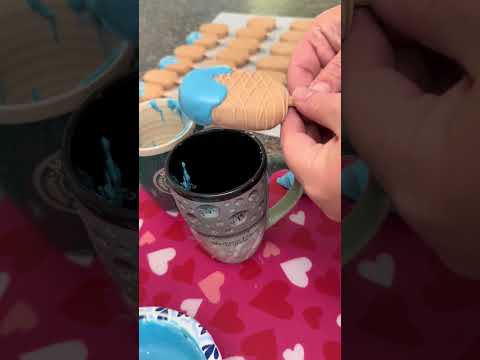 it’s so important with gender reveals to make sure the whole cake pop is fully covered #genderreveal