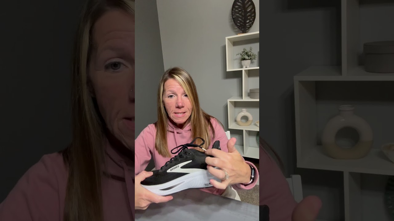 Women' Brooks Ghost 17 Neutral Running Shoes Review 