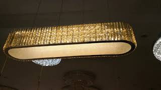 โคมไฟแขวน​เหนือโต๊ะทานข้าว