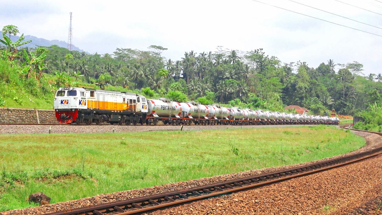KERETA API PANJANG‼️ MENEMUKAN 19 KERETA API CC206 GAMAO TANGKER PERTAMINA