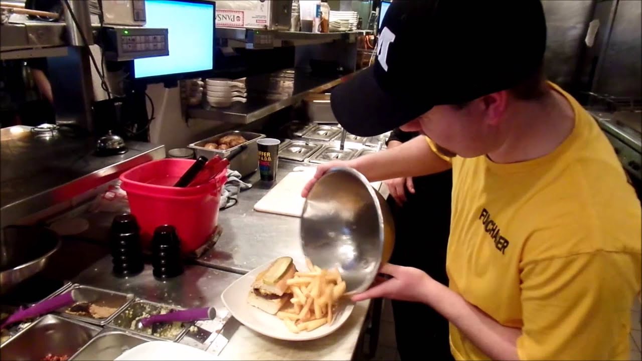 Ty Tries... Mr. Mike's Steakhouse Casual