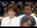 Shah Rukh Khan reaches Santa Cruz to attend Shashi Kapoor funeral