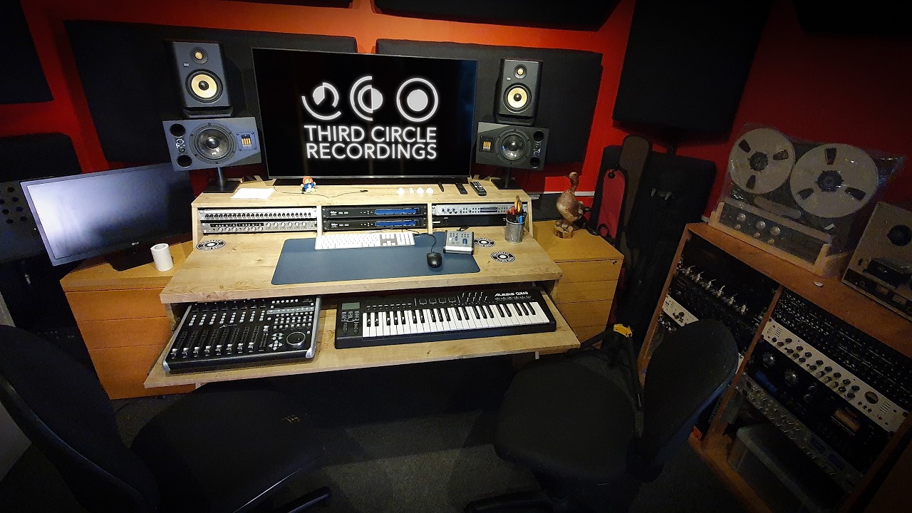 Studio Refurb Timelapse - New Desk Installation [Third Circle Recordings]