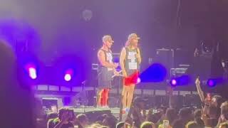 Thirty Seconds To Mars Stuck Live