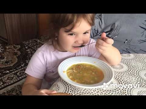 Видео: Зелевата супа и кашата са нашата храна. Готвене зелева супа от прясно зеле