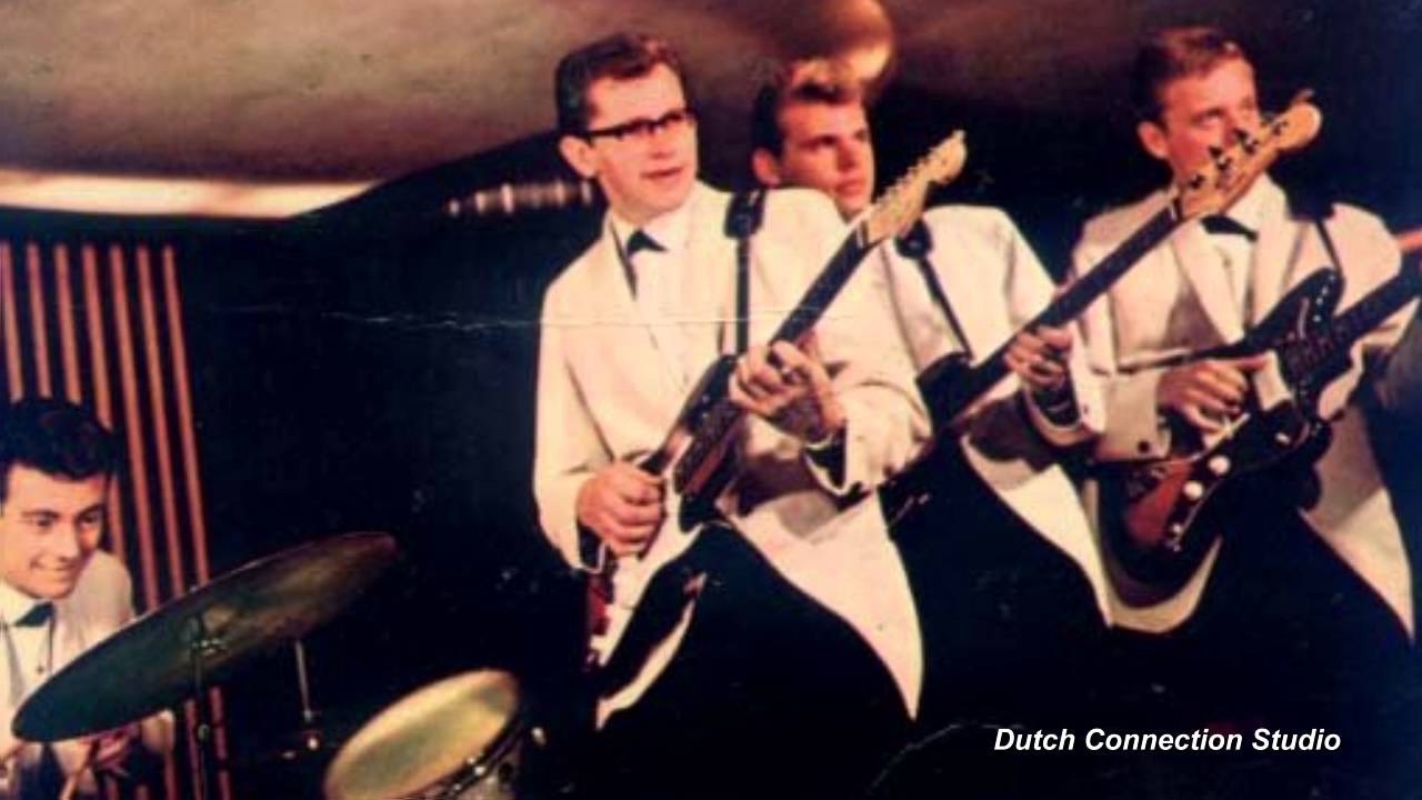 The Jumping Jewels -  Kapal Ladju