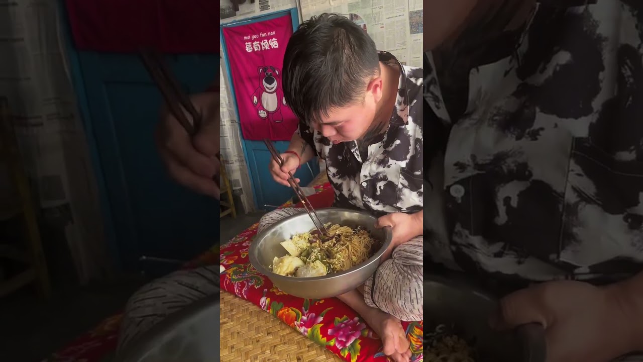 第一次吃鸡蛋糕炒圆葱～ #剩菜剩饭 #剩菜 #这就是我的农村生活 #记录真实的农村生活305