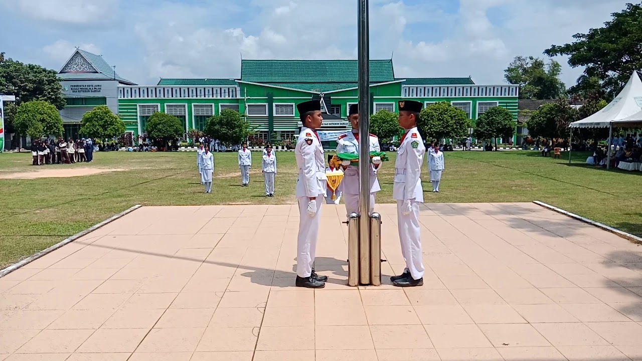 JUARA UMUM, LOMBA SIMULASI PENGIBARAN BEBDERA