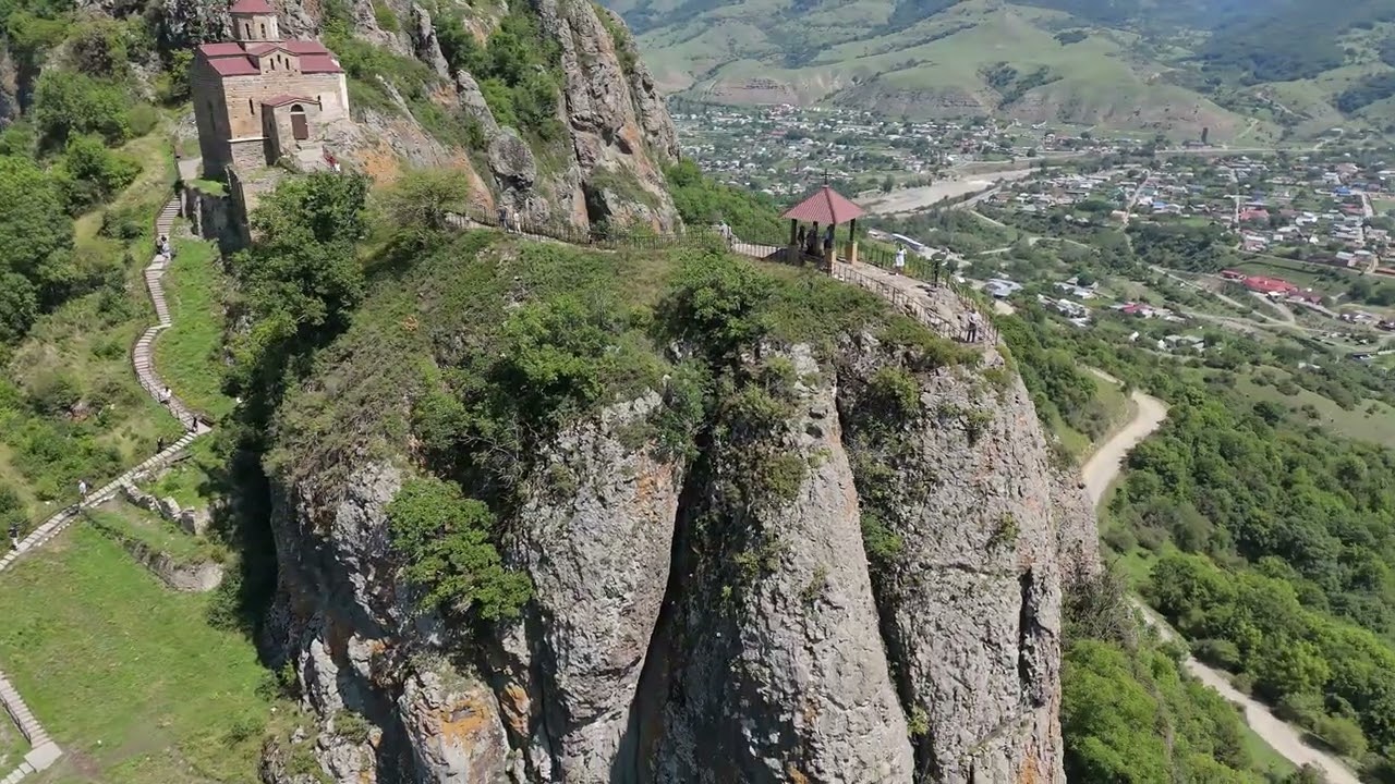 Карачаевск  и Шаонинский храм 