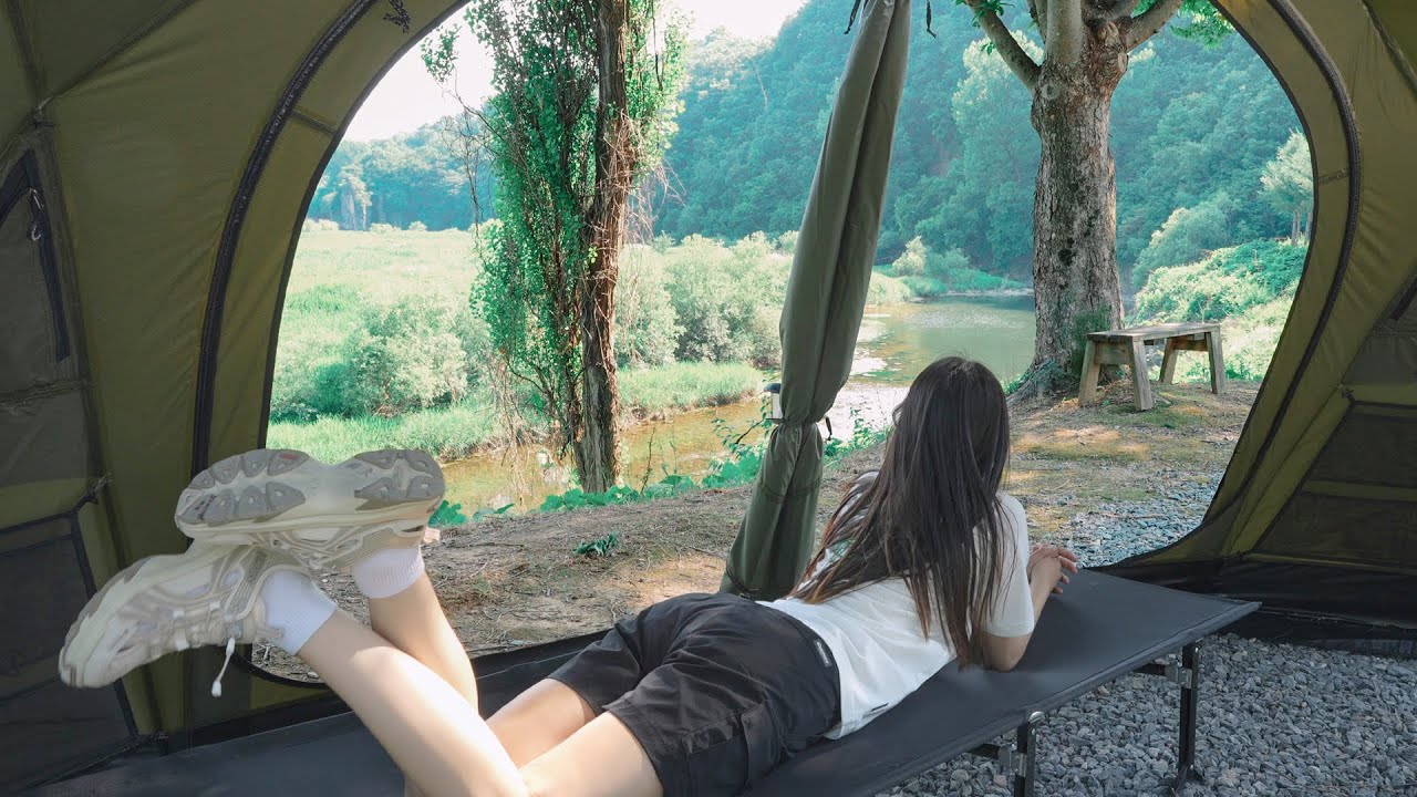 Одиночный кемпинг рядом с рекой и скалами с фантастическими пейзажами / Camping V-Log