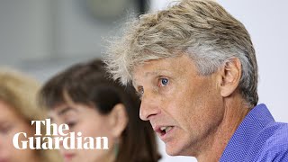 Doctors kicked off Nauru detail 'shattered, destroyed' refugees