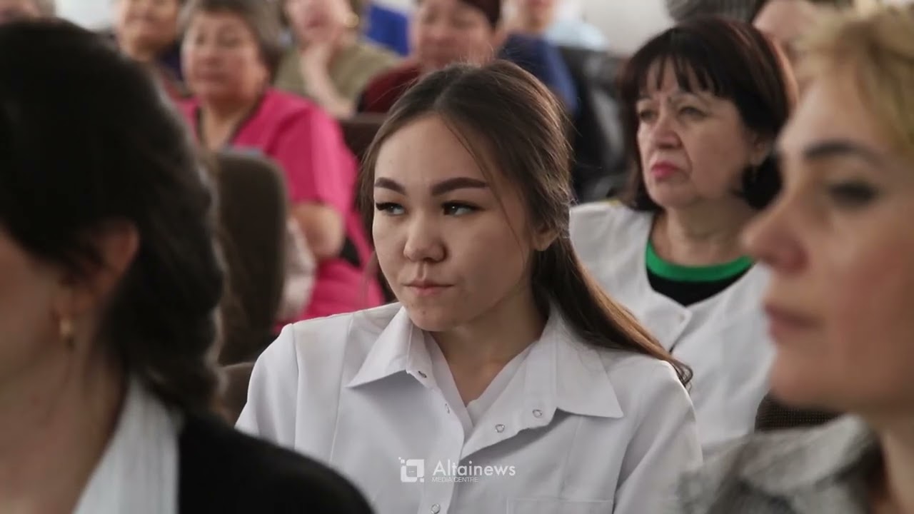 Конституционные изменения обсудили с медиками в Усть-Каменогорске