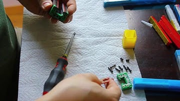 Taking apart a HIWIN HGH15CA linear guide rail carriage - bearing replacement and service part 1