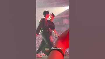 changbin running towards felix 💙💛#changlix #felix #changbin #straykids #필창