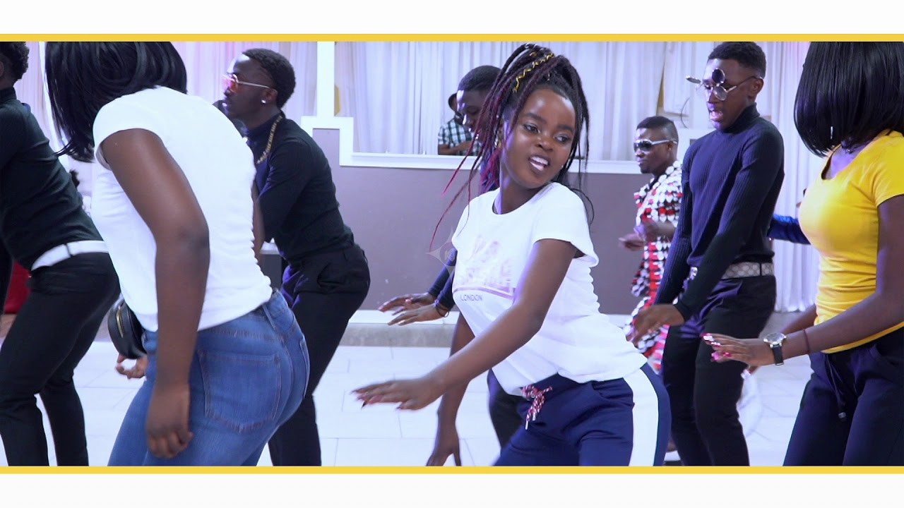 Koffi Olomide [LE LIVE - DANSE 