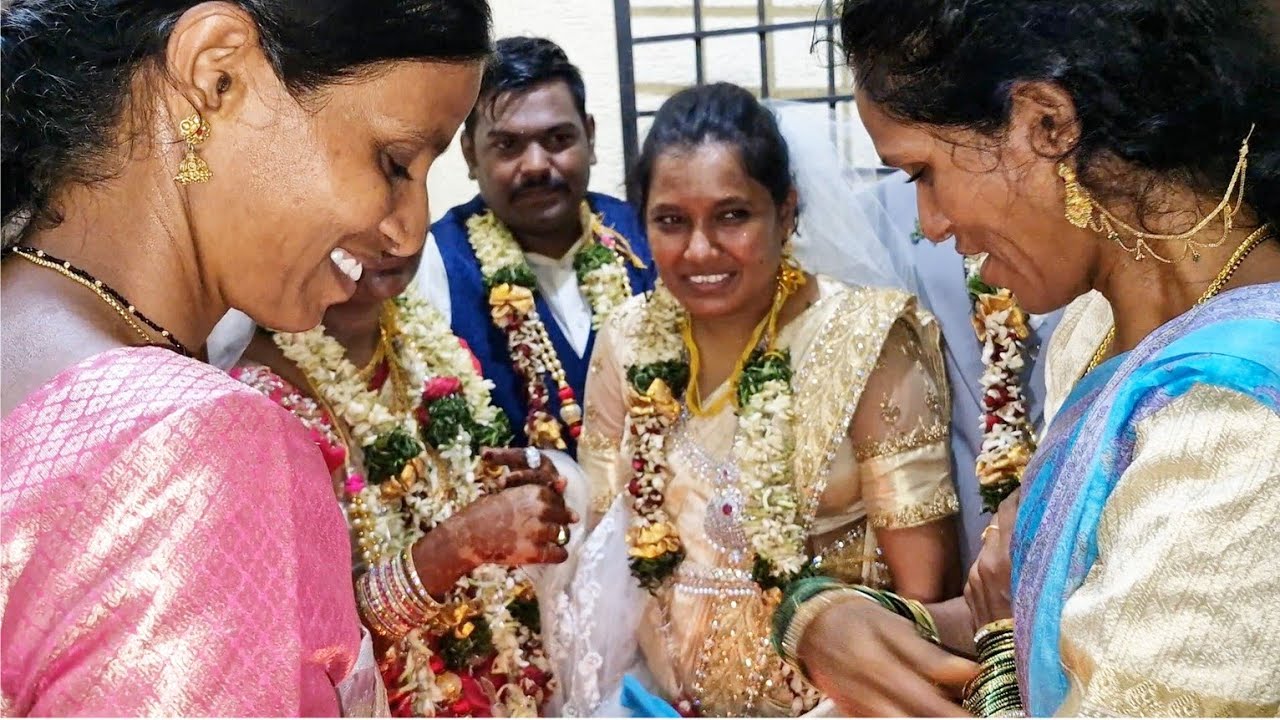 గంగుల వారి ఇంట సందడే  అక్కగారు ఇద్దరి తమ్ముళ్ళను ఆడపడుచులను ఆటపట్టిస్తున్నారు