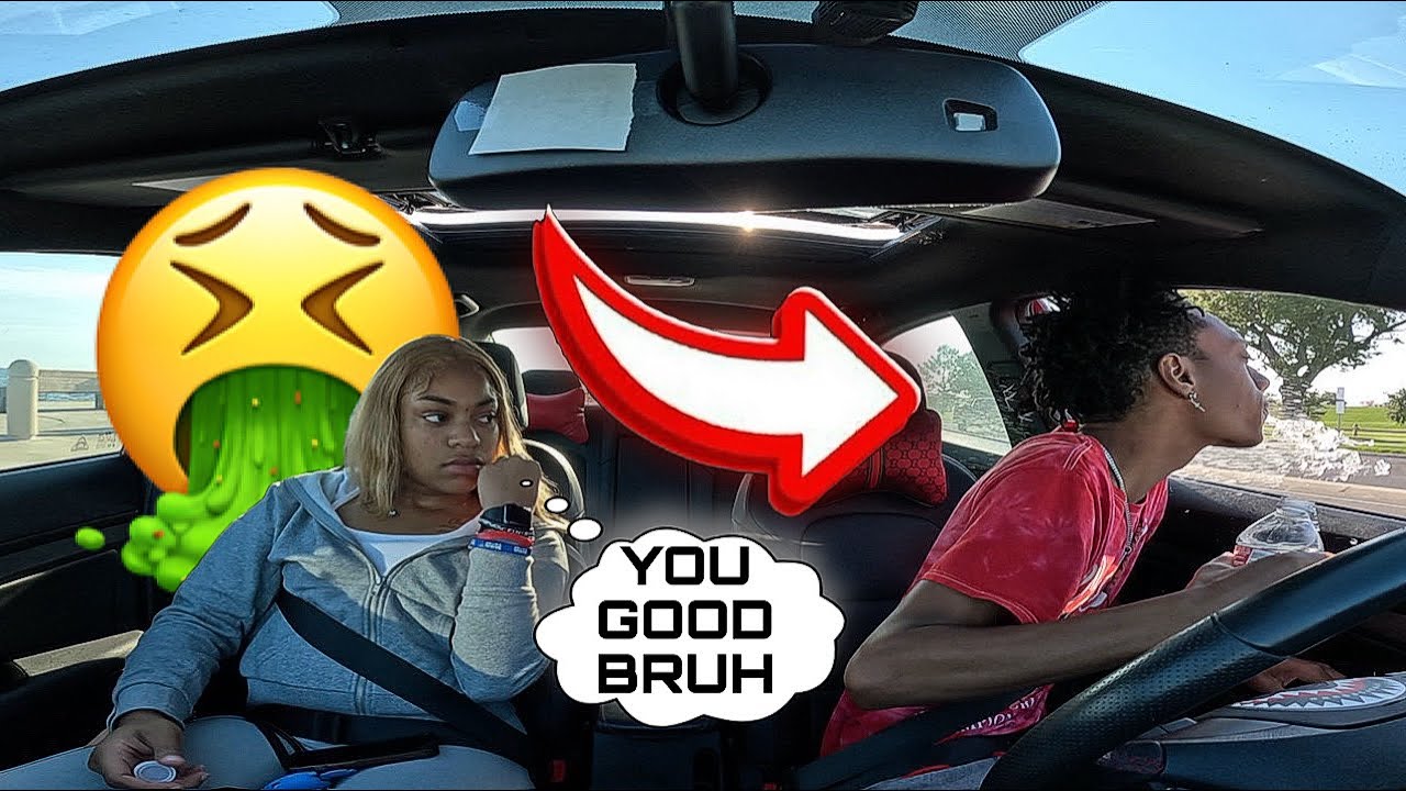 PUTTING VINEGAR IN MY BOYFRIENDS WATER!!..*HILARIOUS* YouTube