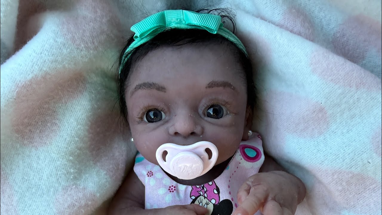 Introducing my newest edition: Egypt Emanuela; 11”, FBS Mini Pearl 1 by Nadja Sandqvist🤗💓