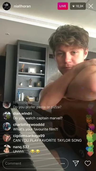 Niall Horan singing All Too Well By Taylor Swift during his IG live