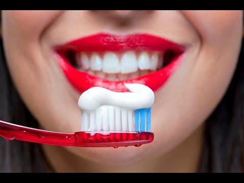 Почему нельзя чистить зубы сразу после еды?