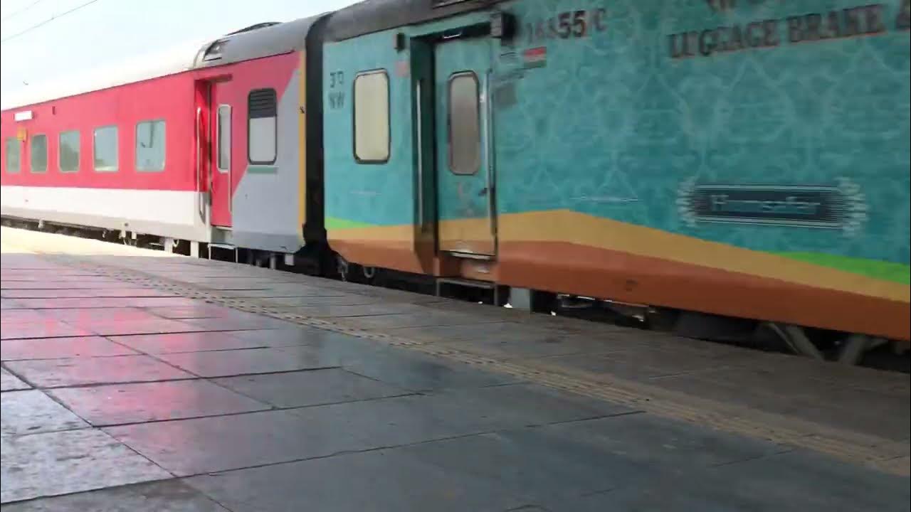 22475 Hisar Coimbatore AC SF Express Powered With Diesel Alco