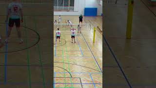 Wer schlägt auch so auf??!? 🤣🥶 #volleyball #haikyuu #volleyballplayer