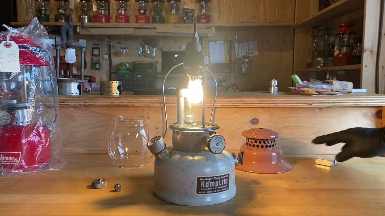 1960s KampLite LRL22 点火動画 vintage lantern Ignition video - YouTube
