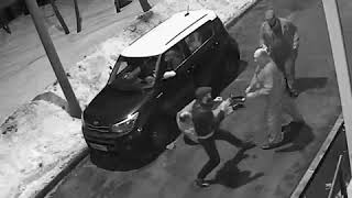 Чиновника мэрии Москвы избивают на улице Чиновника мэрии Москвы избивают на улице