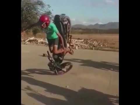 NACKTE Omas tanzen - YouTube NACKTE Omas tanzen - YouTube