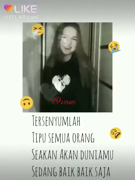 Senyum menahan sakit😔