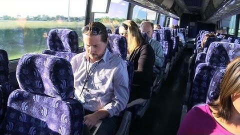 Voyage à bord du bus des journalistes qui suivent Romney et Ryan
