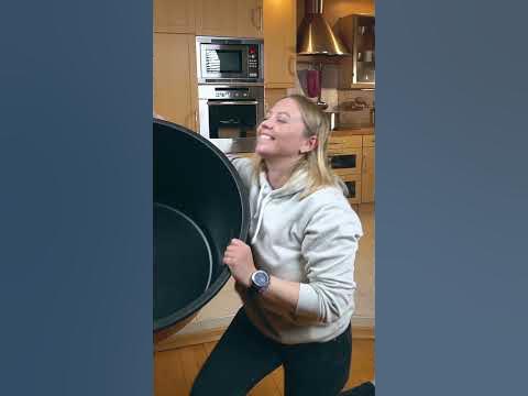 ОГРОМНЫЙ СНИКЕРС 120 КГ! Большая еда - рекордный рецепт - YouTube