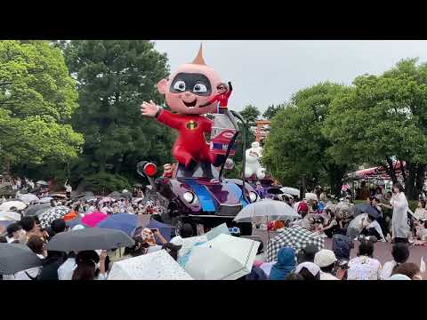 雨でも魅力満開！東京ディズニーランドの新昼のパレード「ディズニー・ハーモニー・イン・カラー」