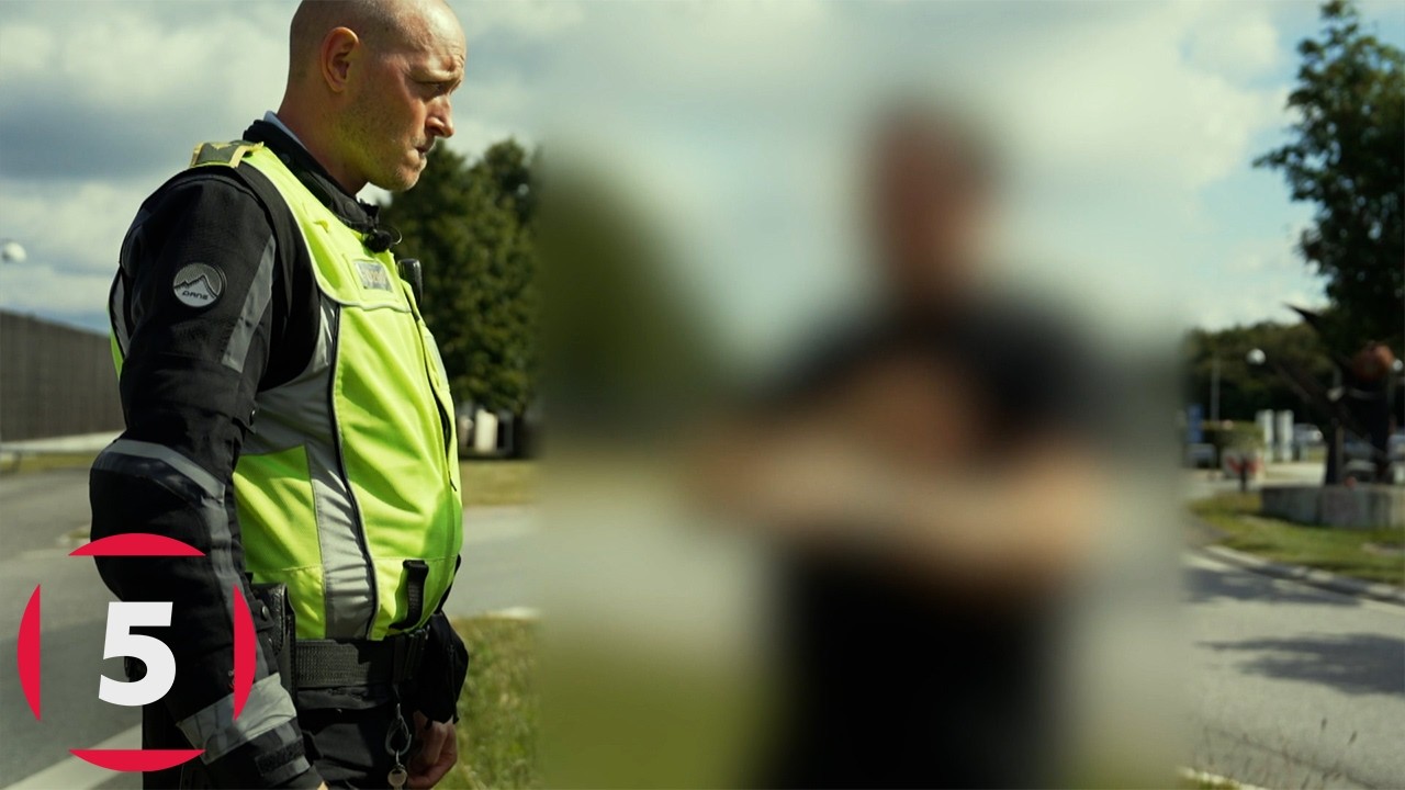 Manglende vognmandstilladelse giver en bøde på 10.000kr! | Politijagt | Kanal 5 Danmark