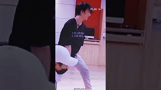 Hyunjin Stray Kids - Face Changed While Dancing