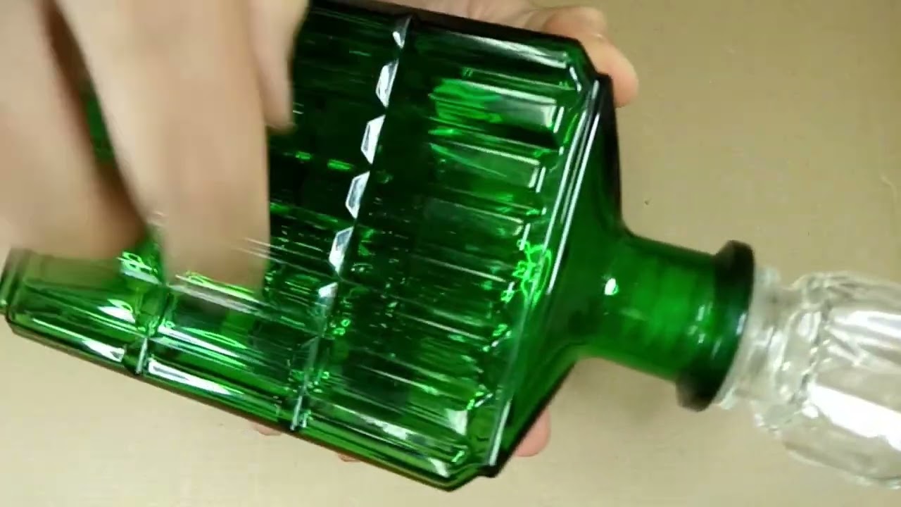 ASMR FAST AND AGGRESSIVE textured glass Tapping and Scratching (no talking).