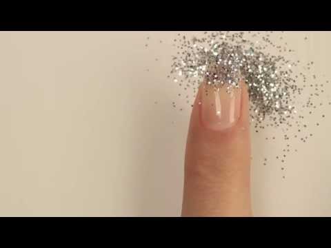 تعلمي طريقة وضع مناكير لماعة