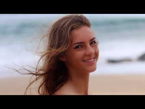 Gorgeous Emily Feld photos 5