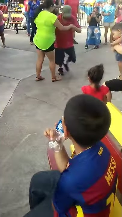 La Pulga De Grand Prairie En Dallas Bailando en la pulga de grand praire - YouTube