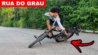 Treinando na rua do grau