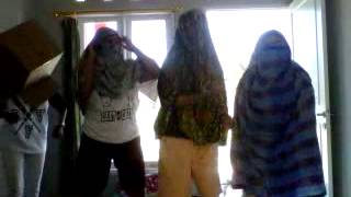 Caesar Style Lutung Sarungan