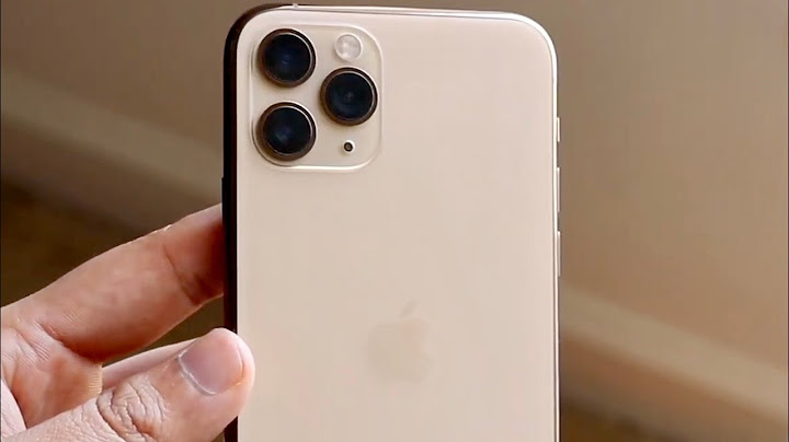 Iphone 11 next to iphone 11 pro